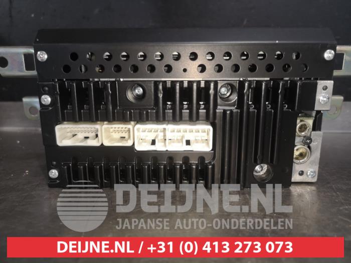 Radio van een Toyota Auris (E15) 1.6 Dual VVT-i 16V 2007