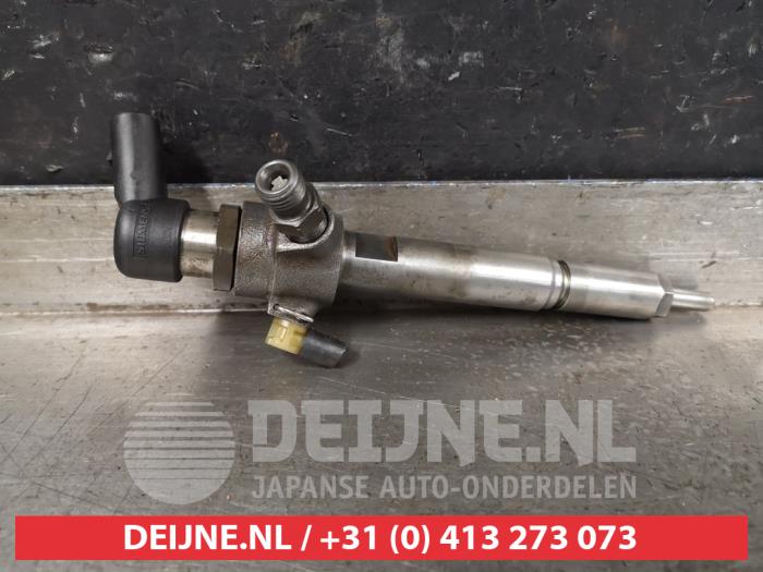 Injector (diesel) from a Nissan Qashqai (J10) 1.5 dCi 2009