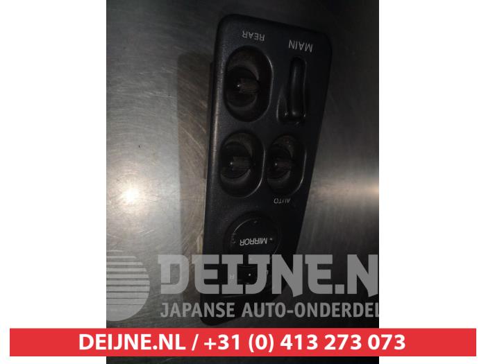 Usados Interruptor combinado de ventanillas Honda Civic (EG/EH) 1.6 ESi 16V Precio € 25,00 Norma de margen ofrecido por V.Deijne Jap.Auto-onderdelen BV