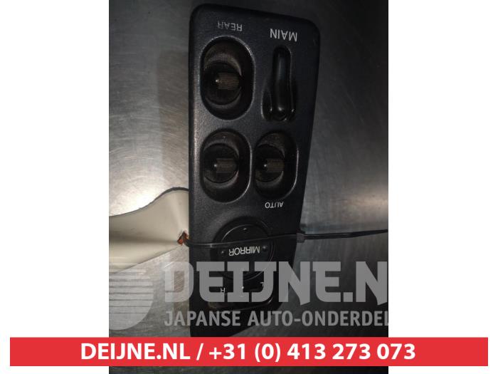 Usados Interruptor combinado de ventanillas Honda CRX (EG/EH) 1.6 ESi 16V Precio € 25,00 Norma de margen ofrecido por V.Deijne Jap.Auto-onderdelen BV