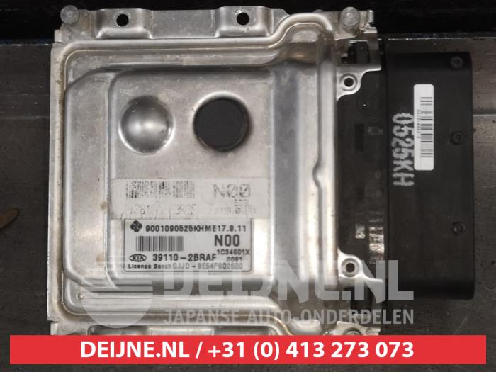 Engine management computer from a Kia Pro cee'd (JDB3) 1.4i 16V CVVT 2013