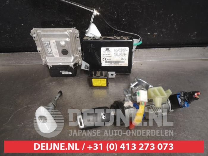 Used Engine management computer Kia Pro cee'd (JDB3) 1.4i 16V CVVT Price € 125,00 Margin scheme offered by V.Deijne Jap.Auto-onderdelen BV