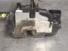 Türschlossmechanik 4-türig links vorne van een Nissan Navara (D40) 2.5 dCi 16V 4x4 2014