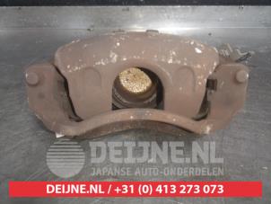 Used Front brake calliper, right Kia Cee'd (EDB5) 1.6 CVVT 16V Price € 35,00 Margin scheme offered by V.Deijne Jap.Auto-onderdelen BV
