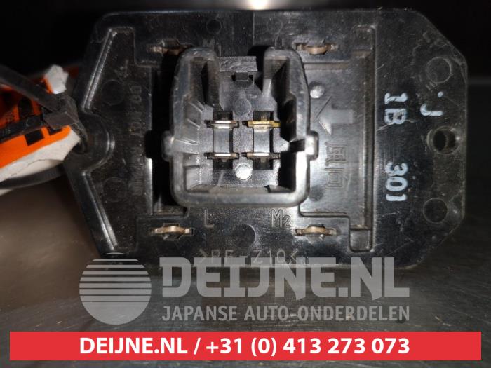 Heater resistor from a Toyota Yaris Verso (P2) 1.3 16V 2001