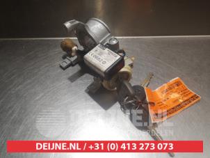 Used Ignition lock + key Mitsubishi Space Wagon (N8/N9) Price on request offered by V.Deijne Jap.Auto-onderdelen BV