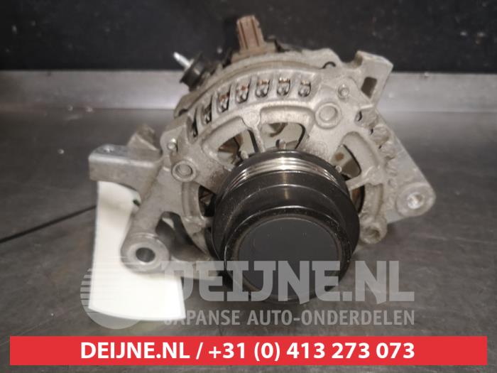 Begagnade Dynamo Toyota Yaris III (P13) 1.33 16V Dual VVT-I Pris € 45,00 Marginaltabell erbjuds av V.Deijne Jap.Auto-onderdelen BV