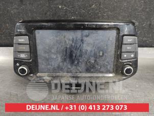 Used Radio Hyundai i30 Wagon (PDEF5) 1.0 T-GDI 12V Price € 250,00 Margin scheme offered by V.Deijne Jap.Auto-onderdelen BV
