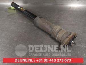 Used Rear shock absorber, right Hyundai iX35 (LM) 2.0 16V 4x4 Price € 35,00 Margin scheme offered by V.Deijne Jap.Auto-onderdelen BV