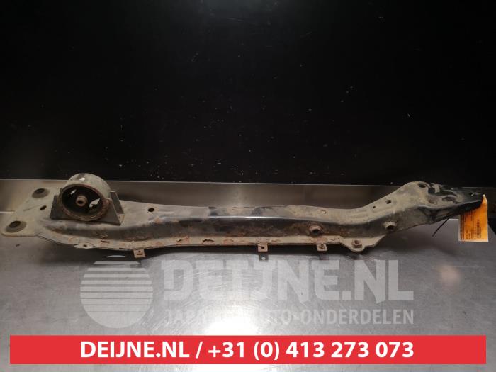 Motor beam from a Nissan Primera Wagon (W12) 2.2 dCi 16V 2003