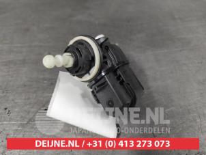 Used Headlight motor Nissan Juke (F16) 1.0 DIG-T 12V Price on request offered by V.Deijne Jap.Auto-onderdelen BV