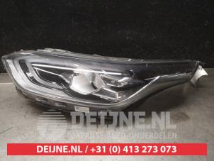 Used Headlight, left Kia Ceed (CDB5/CDBB) 1.0i T-GDi 12V Price € 400,00 Margin scheme offered by V.Deijne Jap.Auto-onderdelen BV