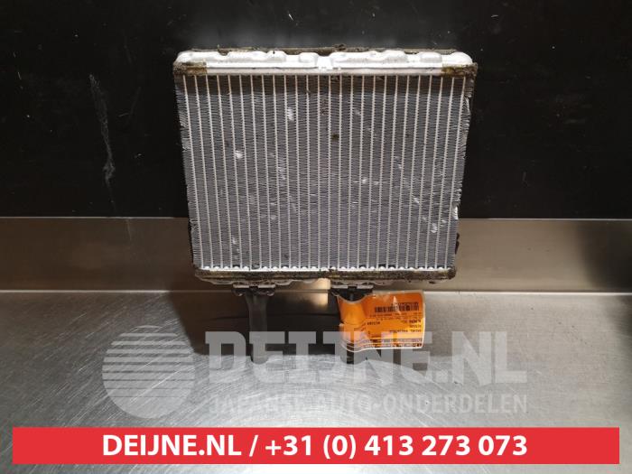 Heating radiator from a Nissan Almera (N16) 1.5 16V 2002