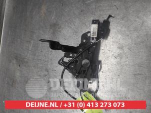 Used Bonnet lock mechanism Kia Ceed (CDB5/CDBB) 1.0i T-GDi 12V Price € 50,00 Margin scheme offered by V.Deijne Jap.Auto-onderdelen BV