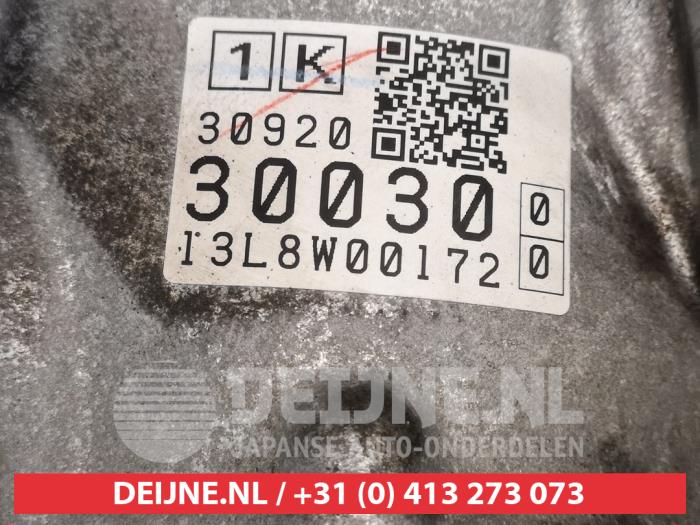 Getriebe van een Lexus IS (E3) 300h 2.5 16V 2014