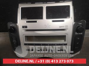 Gebrauchte Radio Toyota Yaris II (P9) 1.3 16V VVT-i Preis auf Anfrage angeboten von V.Deijne Jap.Auto-onderdelen BV