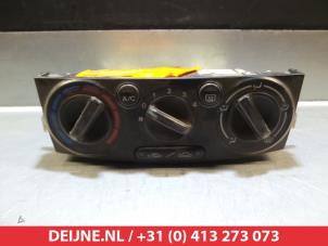 Usagé Panneau de commandes chauffage Mazda MPV (LW19/69) 2.0 16V Prix € 40,00 Règlement à la marge proposé par V.Deijne Jap.Auto-onderdelen BV