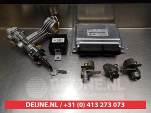 Used Set of cylinder locks (complete) Hyundai Matrix 1.5 CRDi 16V Price on request offered by V.Deijne Jap.Auto-onderdelen BV