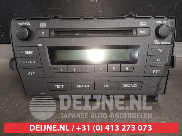 Używane Radio Toyota Prius (ZVW3) 1.8 16V Cena € 150,00 Procedura marży oferowane przez V.Deijne Jap.Auto-onderdelen BV