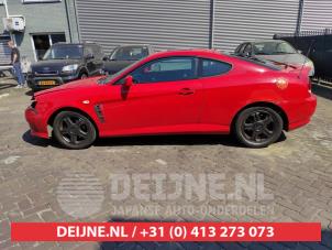 Used Front wing, left Hyundai Coupe 1.6 16V Price on request offered by V.Deijne Jap.Auto-onderdelen BV