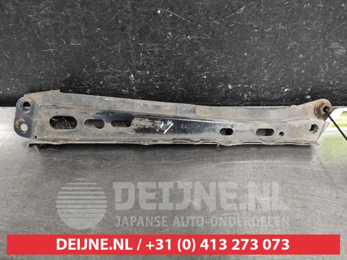 Begagnade Underram Toyota Prius (ZVW3) 1.8 16V Pris på förfrågan erbjuds av V.Deijne Jap.Auto-onderdelen BV