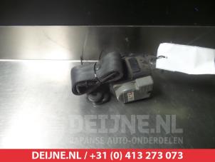 Used Front seatbelt, right Ssang Yong Musso 2.3 E32 16V Price on request offered by V.Deijne Jap.Auto-onderdelen BV