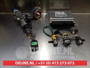 Used Ignition lock + key Kia Cerato 1.5 CRDi 16V Price on request offered by V.Deijne Jap.Auto-onderdelen BV