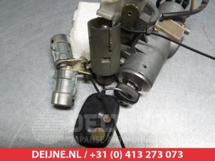 Used Ignition lock + key Kia Sportage (K0) 2.0 TD 4x4 Price on request offered by V.Deijne Jap.Auto-onderdelen BV