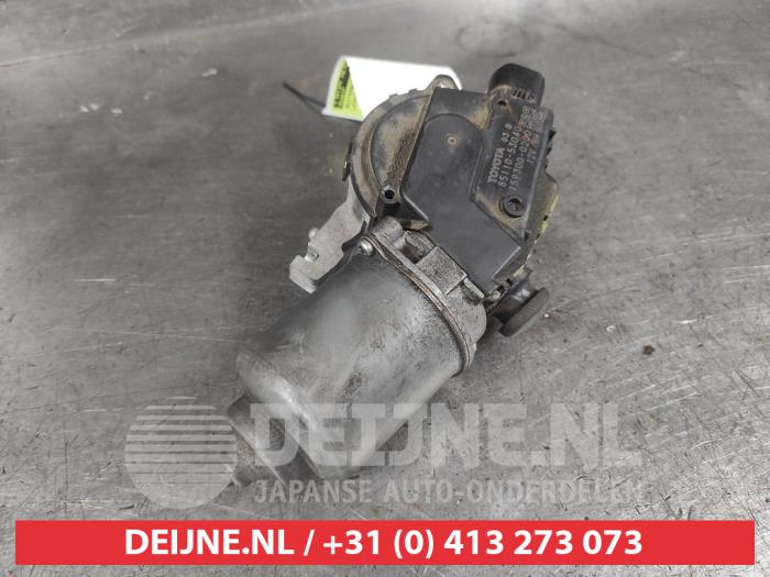Front wiper motor from a Lexus IS (E2) 250 2.5 V6 24V 2007