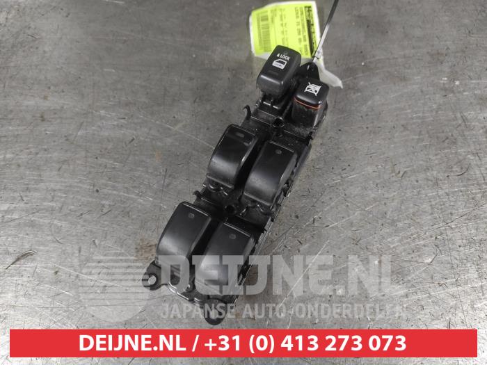 Usados Interruptor combinado de ventanillas Lexus IS (E2) 250 2.5 V6 24V Precio € 35,00 Norma de margen ofrecido por V.Deijne Jap.Auto-onderdelen BV