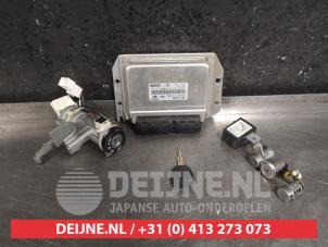 Used Ignition lock + key Kia Carens II 2.0 CRDI 16V Price € 75,00 Margin scheme offered by V.Deijne Jap.Auto-onderdelen BV