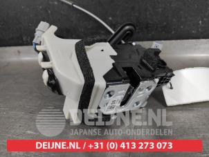 Gebrauchte Türschlossmechanik 4-türig links hinten Kia EV6 77 kWh GT AWD Preis auf Anfrage angeboten von V.Deijne Jap.Auto-onderdelen BV