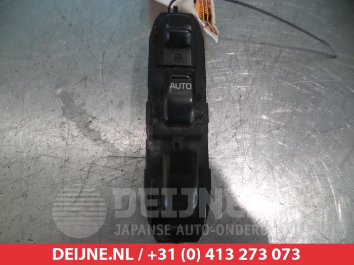 Usados Interruptor combinado de ventanillas Daihatsu Move (L9) 850 Precio € 25,00 Norma de margen ofrecido por V.Deijne Jap.Auto-onderdelen BV