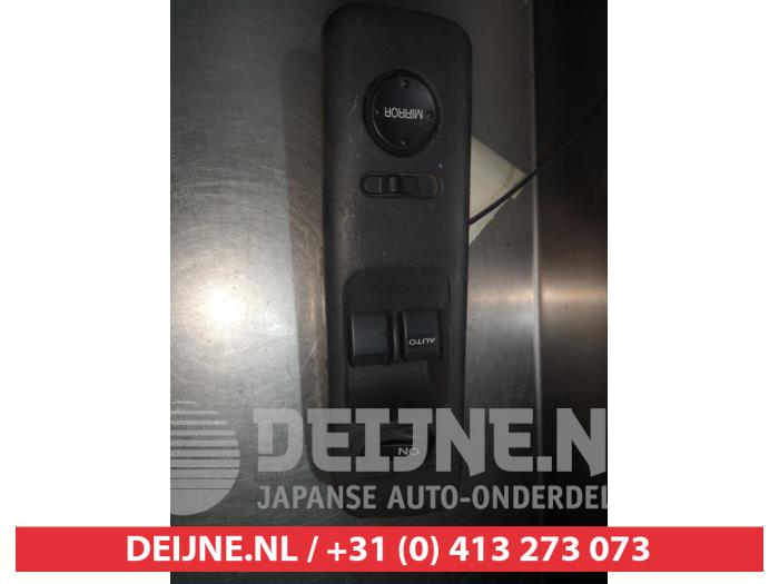 Usados Interruptor combinado de ventanillas Honda S2000 (AP1) Precio € 25,00 Norma de margen ofrecido por V.Deijne Jap.Auto-onderdelen BV