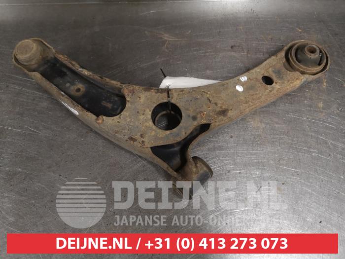 Front lower wishbone, left from a Mitsubishi Outlander (GF/GG) 2.0 16V PHEV 4x4 2013