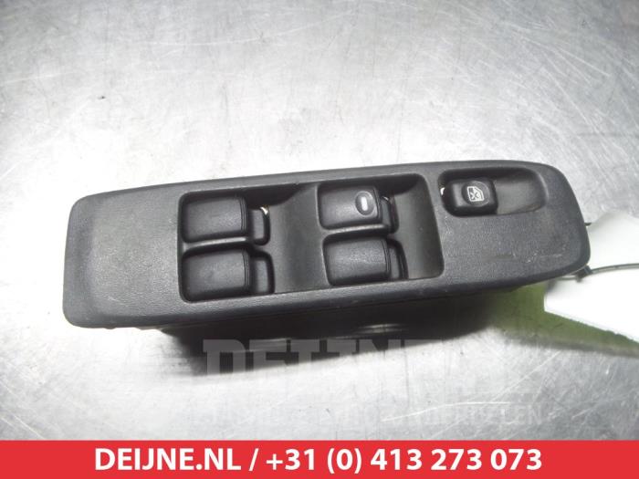 Usados Interruptor combinado de ventanillas Mitsubishi Pajero Hardtop (V6/7) 3.2 DI-D 16V Long Precio € 25,00 Norma de margen ofrecido por V.Deijne Jap.Auto-onderdelen BV