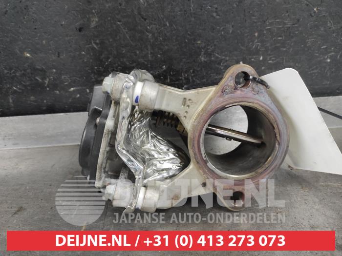 Exhaust throttle valve from a Kia Sorento II (XM) 2.2 CRDi 16V VGT 4x4 2014