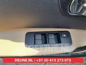 Usados Interruptor combinado de ventanillas Nissan Qashqai (J10) 2.0 16V Precio de solicitud ofrecido por V.Deijne Jap.Auto-onderdelen BV