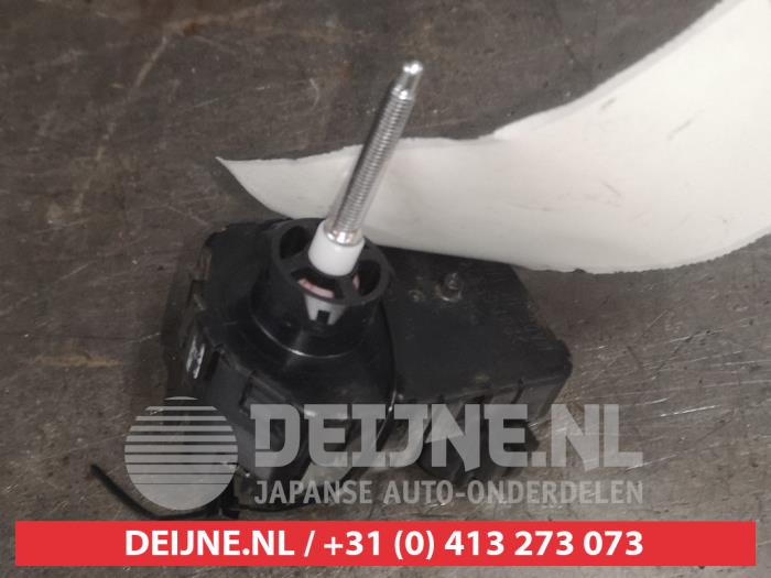 Używane Silnik reflektora Suzuki Celerio (LF) 1.0 12V Dualjet Cena € 20,00 Procedura marży oferowane przez V.Deijne Jap.Auto-onderdelen BV