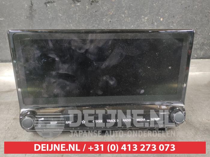 Używane Radio Kia Xceed 1.4 T-GDI 16V Cena na żądanie oferowane przez V.Deijne Jap.Auto-onderdelen BV