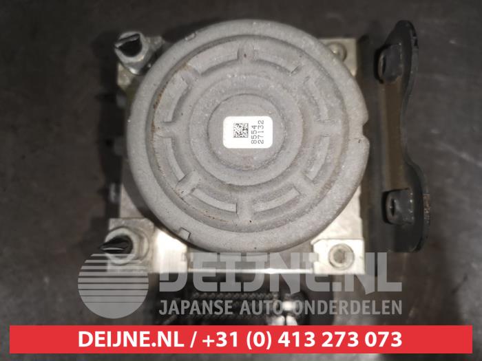 Begagnade ABS-pump Honda Civic Tourer (FK) 1.6 i-DTEC Advanced 16V Pris € 150,00 Marginaltabell erbjuds av V.Deijne Jap.Auto-onderdelen BV