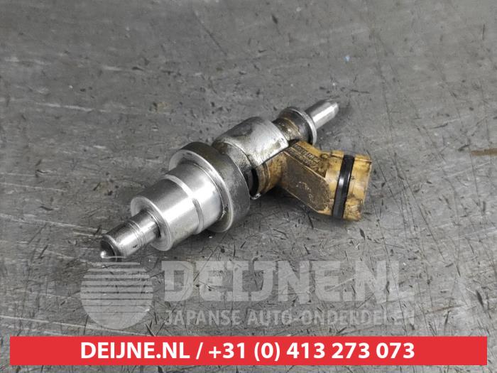 Usagé Injecteurs Toyota Avensis Wagon (T25/B1E) 2.0 16V D-4D-F Prix € 35,00 Règlement à la marge proposé par V.Deijne Jap.Auto-onderdelen BV
