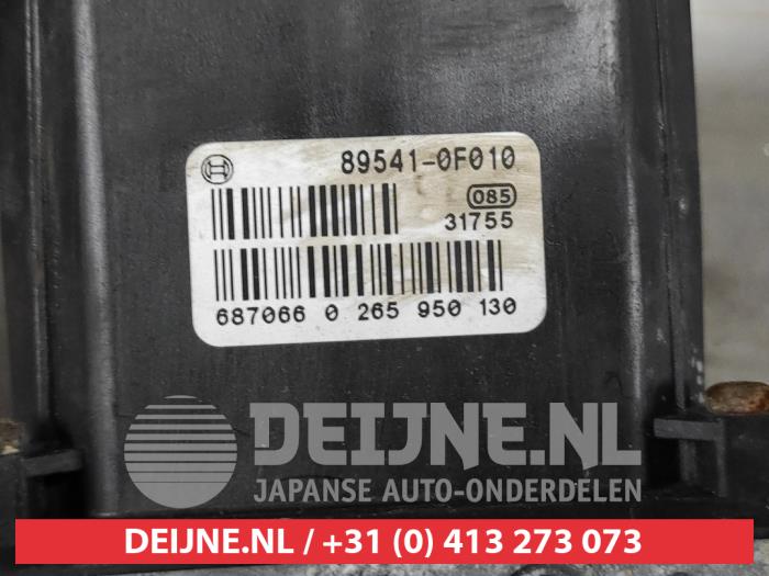 ABS pump Toyota Corolla Verso 1.8 16V VVTi 0265225284 1ZZFE BOSCH