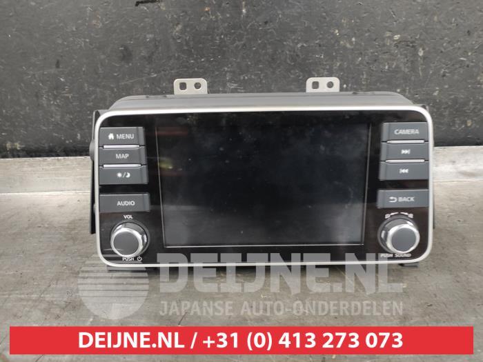 Radio from a Nissan Micra (K14) 0.9 IG-T 12V 2019