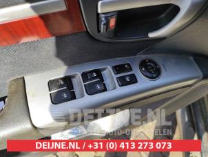 Used Multi-functional window switch Hyundai Santa Fe II (CM) 2.2 CRDi 16V 4x2 Price on request offered by V.Deijne Jap.Auto-onderdelen BV
