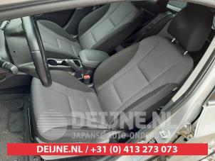 Usagé Siège gauche Hyundai i30 Wagon (GDHF5) 1.6 GDI Blue 16V Prix sur demande proposé par V.Deijne Jap.Auto-onderdelen BV