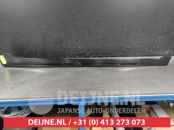 Side skirt, right from a Kia Picanto (TA) 1.2 16V 2011