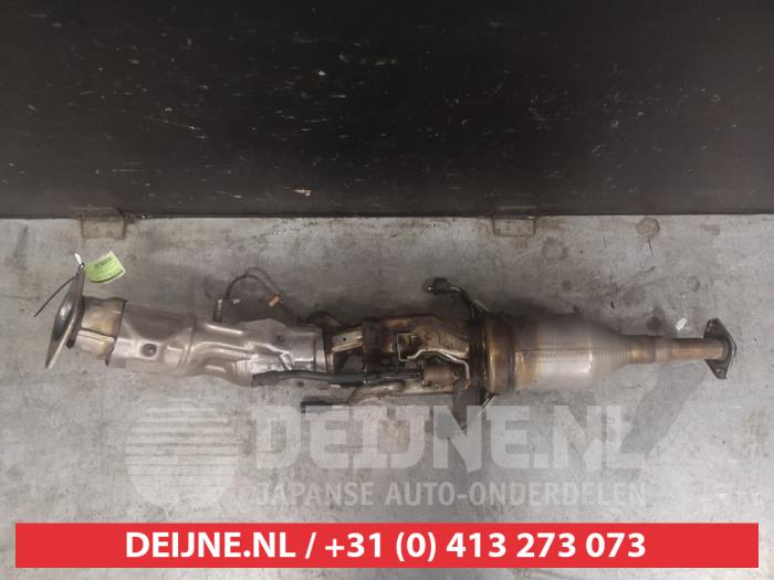 Catalytic converter from a Lexus CT 200h 1.8 16V 2015