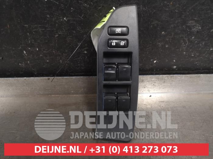 Usados Interruptor combinado de ventanillas Toyota Verso 1.8 16V VVT-i Precio € 50,00 Norma de margen ofrecido por V.Deijne Jap.Auto-onderdelen BV