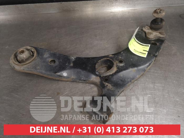 Front lower wishbone, left from a Lexus CT 200h 1.8 16V 2015